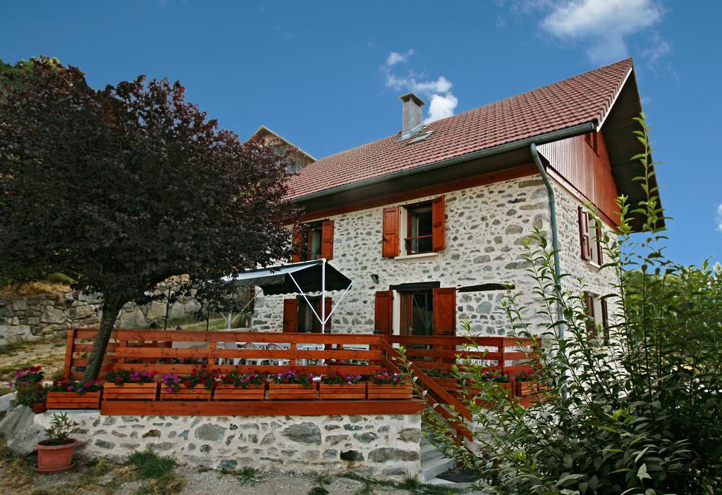 Bed and Breakfast Le Carnival Laval  Экстерьер фото